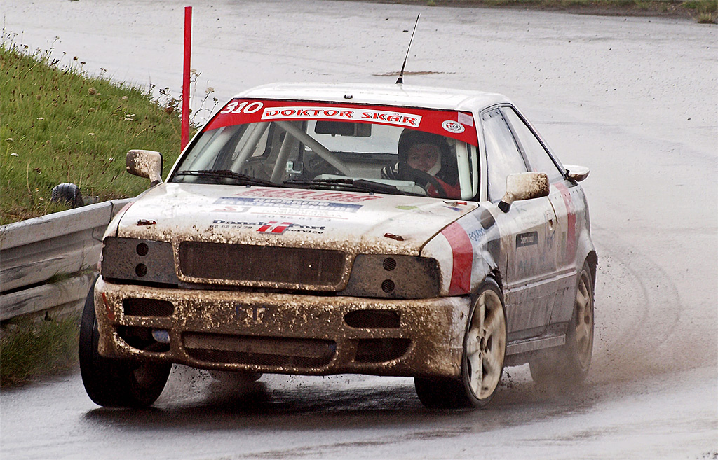 Jens Steffensen gik til makronerne, og blev nr. 1 blandt de tunede racere over 2 liters motorvolumen
(Foto: Åge Keseler Kirketerp)